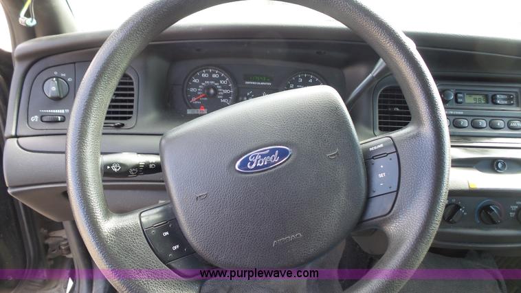 image for item L4785 2006 Ford Crown Victoria Police Interceptor