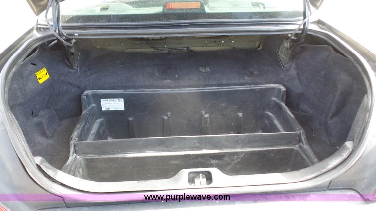 image for item L4785 2006 Ford Crown Victoria Police Interceptor