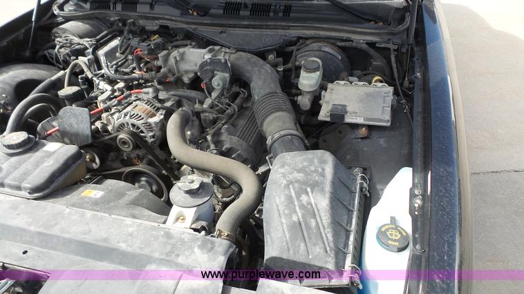 image for item L4785 2006 Ford Crown Victoria Police Interceptor