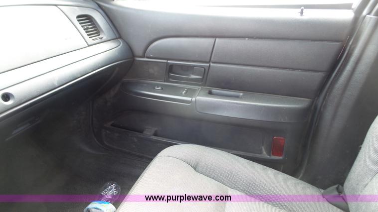 image for item L4786 2008 Ford Crown Victoria Police Interceptor
