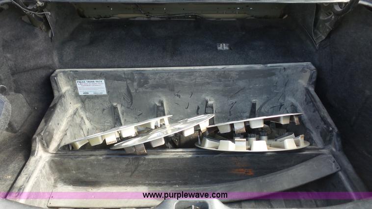 image for item L4786 2008 Ford Crown Victoria Police Interceptor