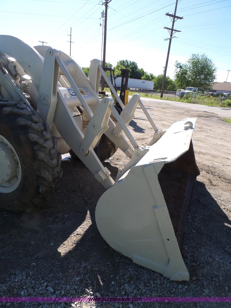 image for item L5808 Caterpillar 944A wheel loader