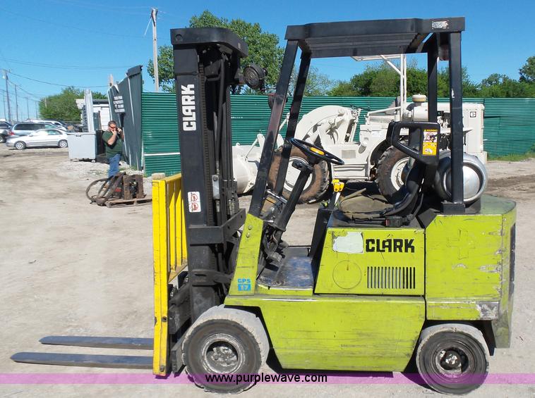 image for item L5809 Clark GPS17 forklift