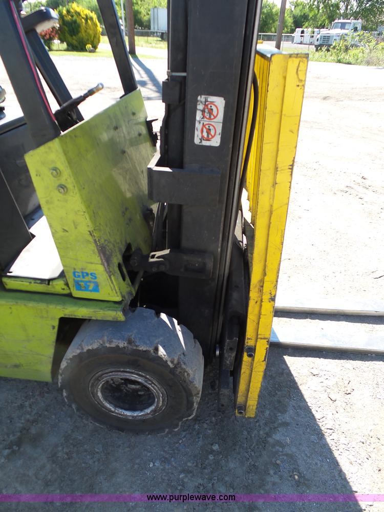 image for item L5809 Clark GPS17 forklift