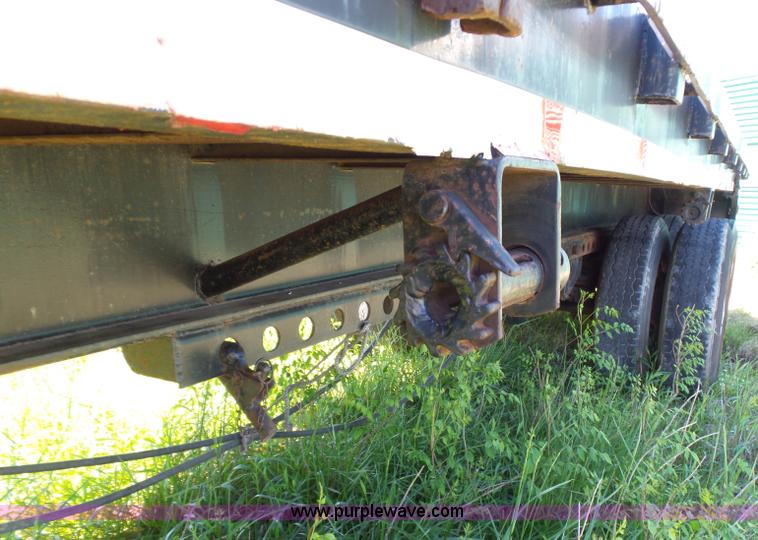 image for item L5810 2002 AMC flatbed trailer