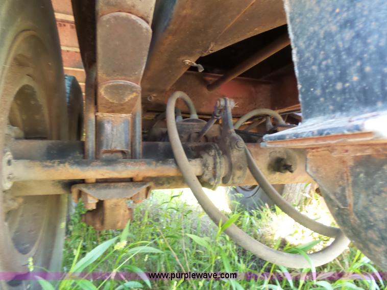 image for item L5810 2002 AMC flatbed trailer