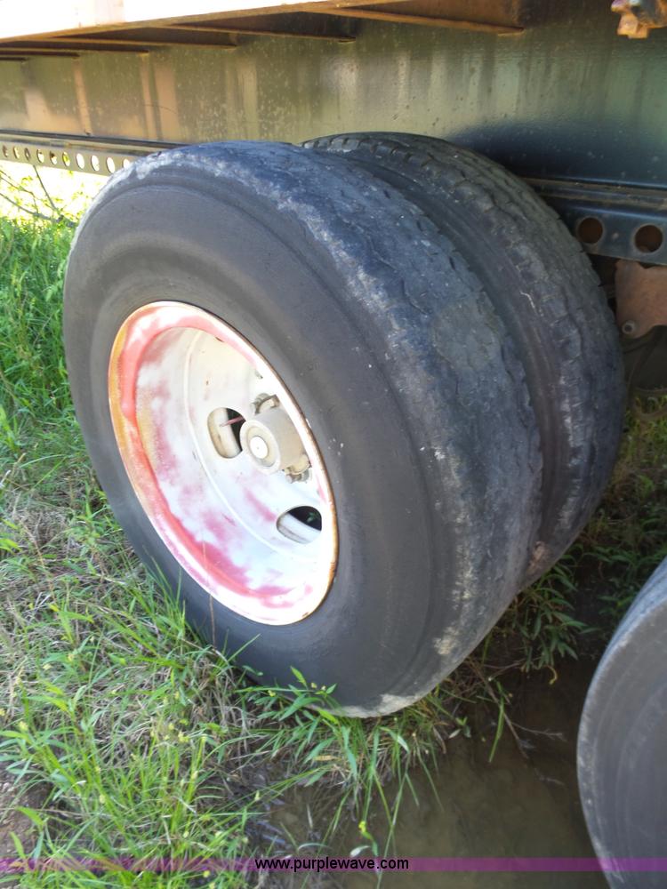 image for item L5810 2002 AMC flatbed trailer