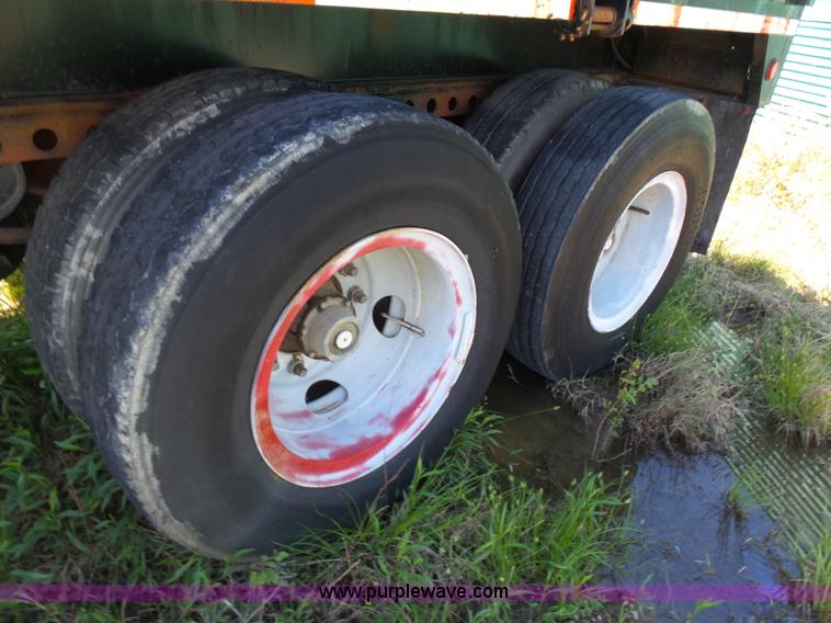 image for item L5810 2002 AMC flatbed trailer