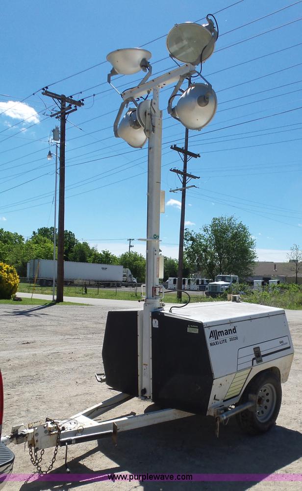 image for item L5811 Allmand Maxi-Lite 20330 light plant