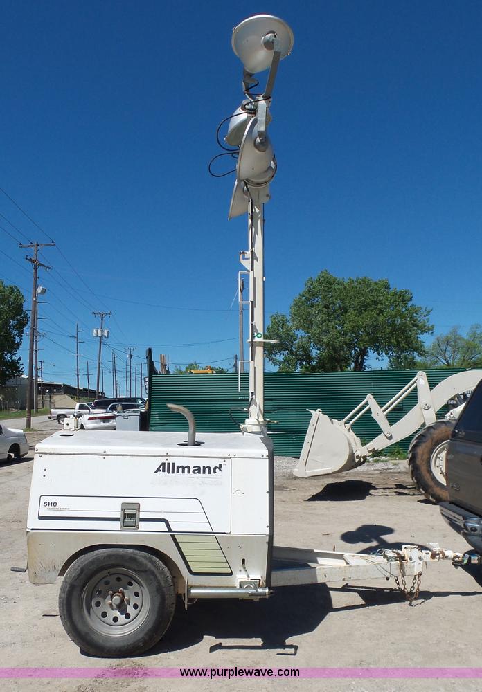 image for item L5811 Allmand Maxi-Lite 20330 light plant