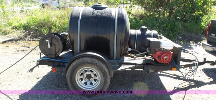 image for item L5812 Water tank trailer