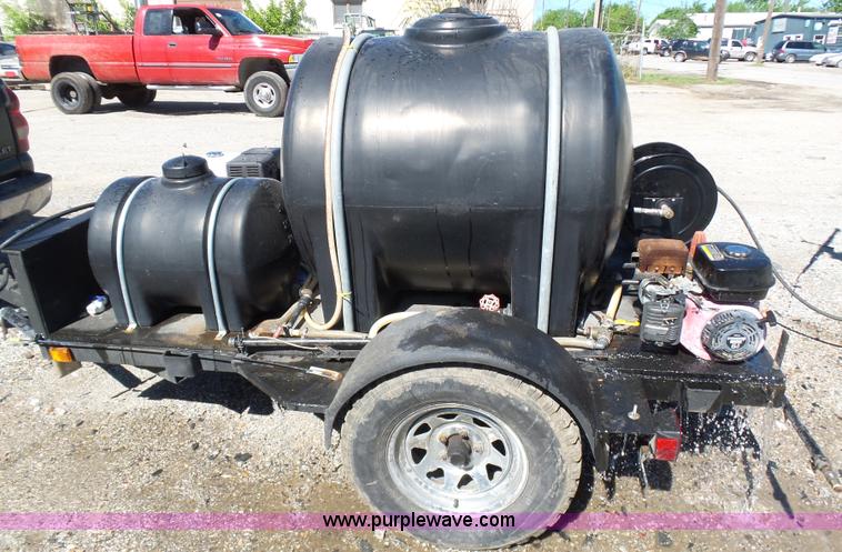 image for item L5812 Water tank trailer