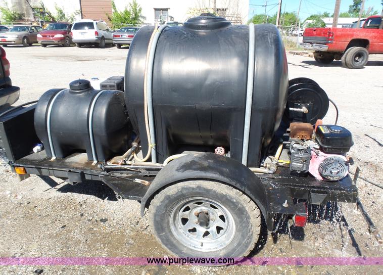 image for item L5812 Water tank trailer