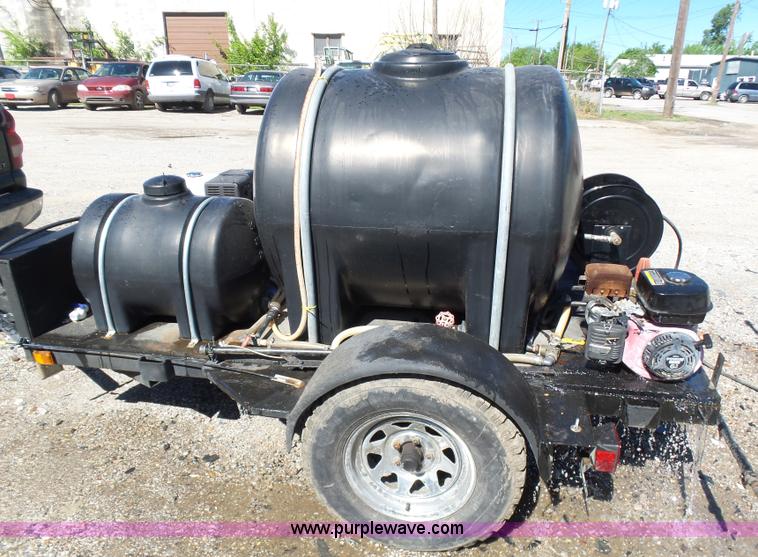 image for item L5812 Water tank trailer