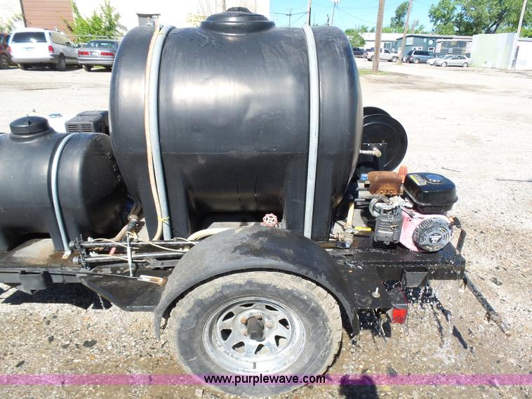 image for item L5812 Water tank trailer