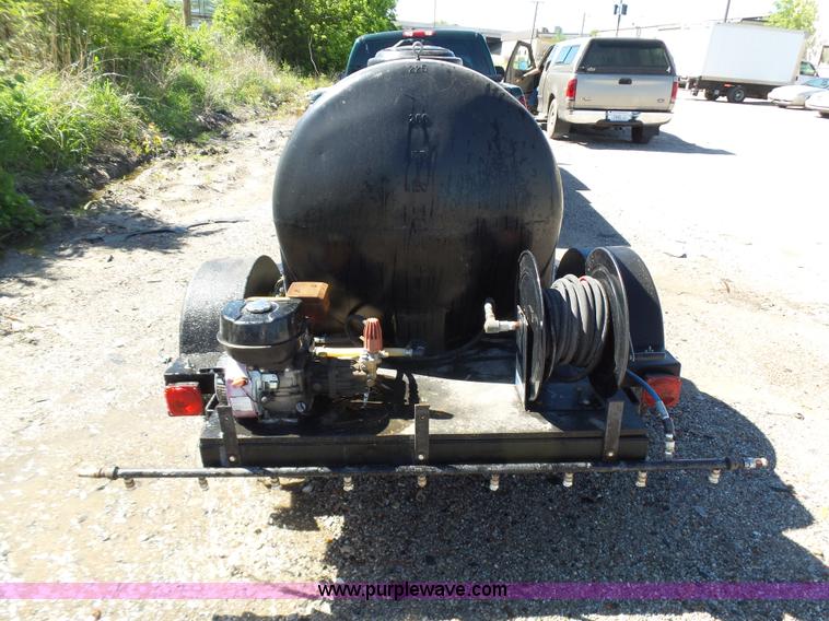 image for item L5812 Water tank trailer