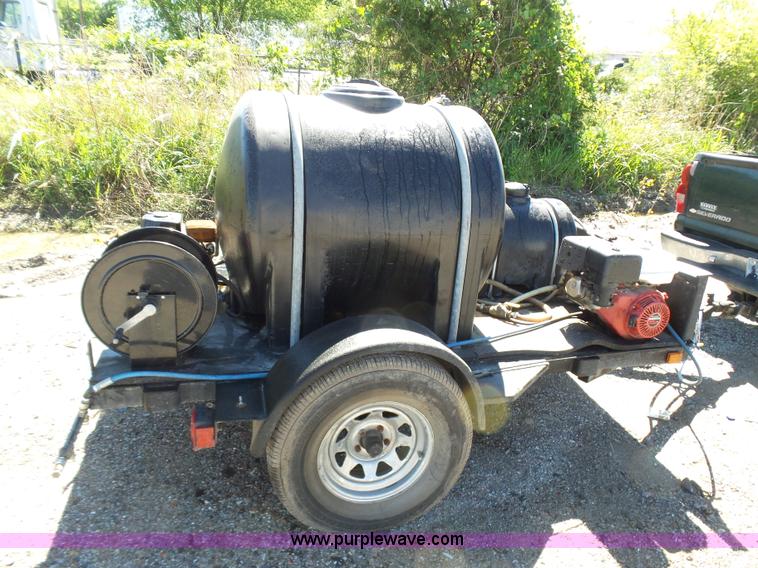 image for item L5812 Water tank trailer
