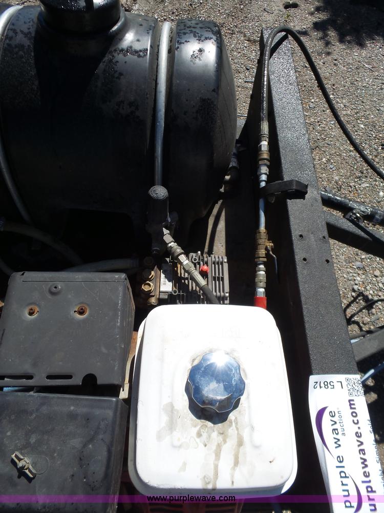 image for item L5812 Water tank trailer