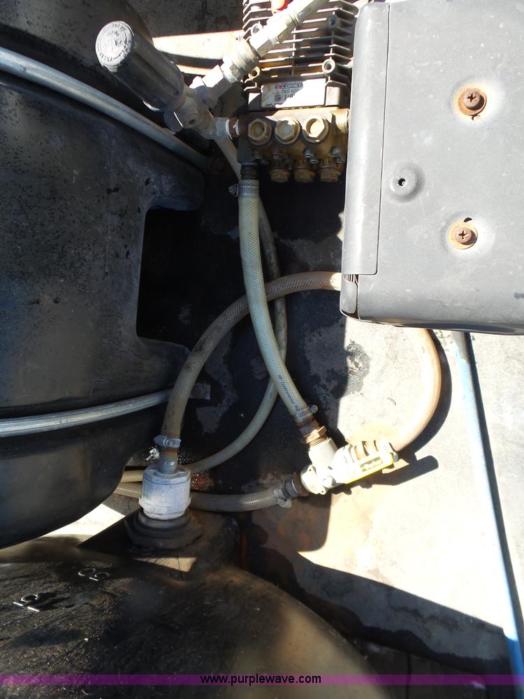 image for item L5812 Water tank trailer