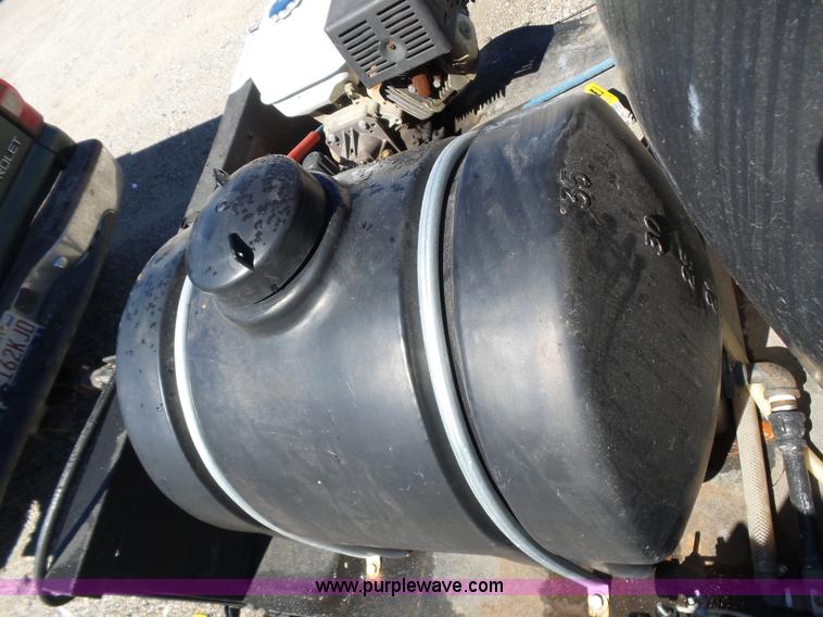 image for item L5812 Water tank trailer