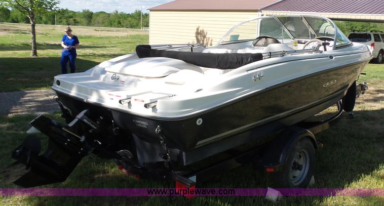 image for item L5814 2007 Sea Ray boat