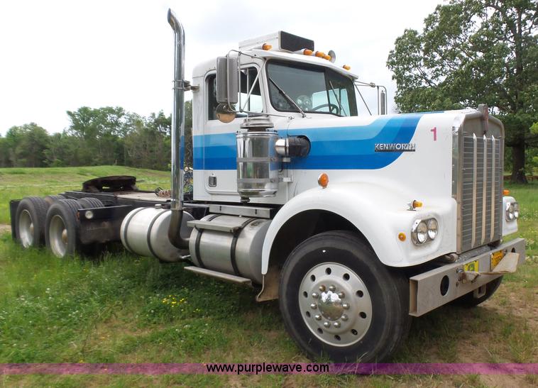 image for item L5821 1975 Kenworth W900 semi truck
