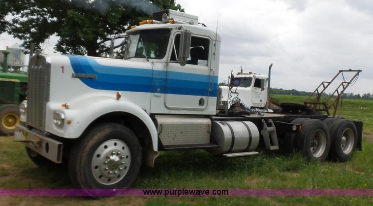 image for item L5821 1975 Kenworth W900 semi truck