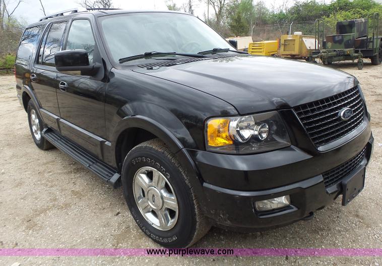 image for item L6028 2005 Ford Expedition SUV