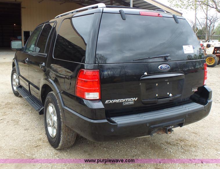 image for item L6028 2005 Ford Expedition SUV