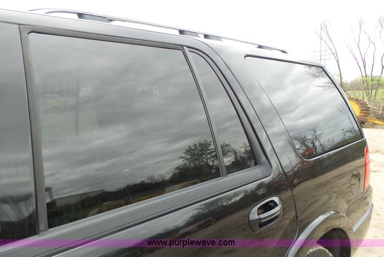 image for item L6028 2005 Ford Expedition SUV