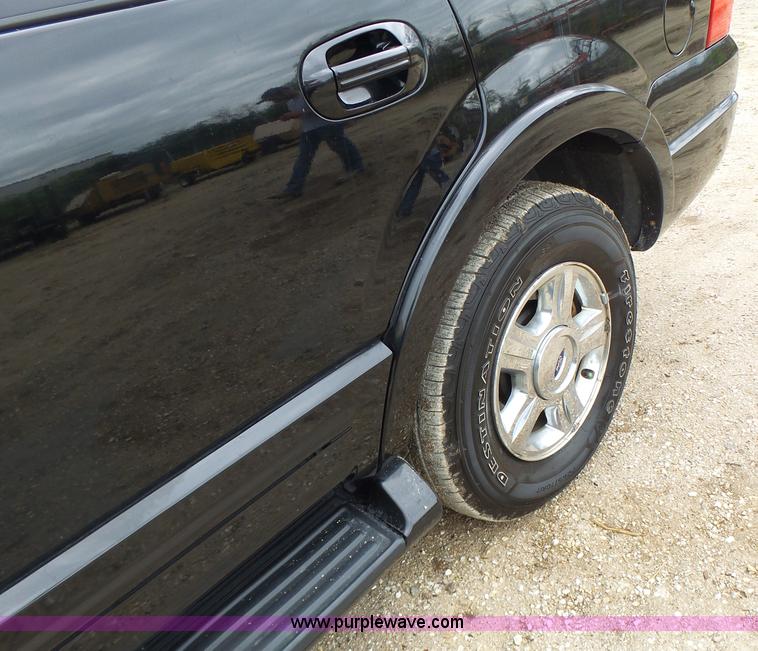 image for item L6028 2005 Ford Expedition SUV