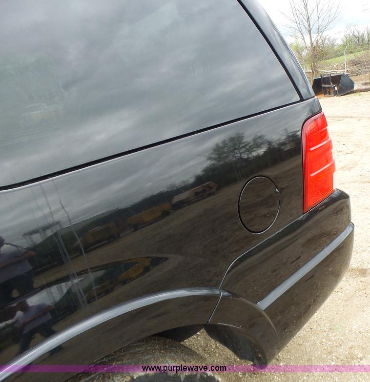 image for item L6028 2005 Ford Expedition SUV
