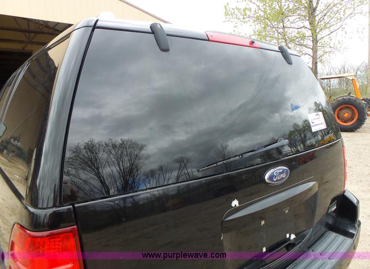 image for item L6028 2005 Ford Expedition SUV