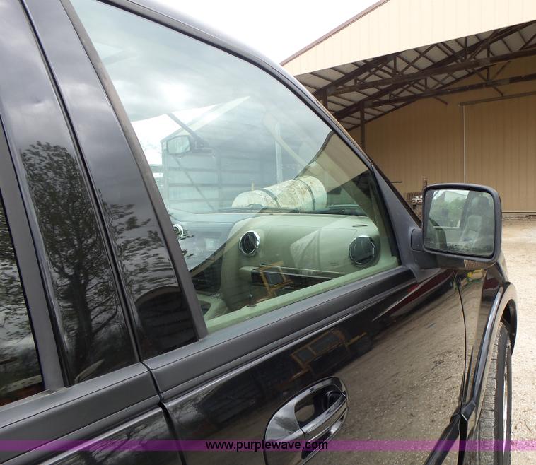 image for item L6028 2005 Ford Expedition SUV