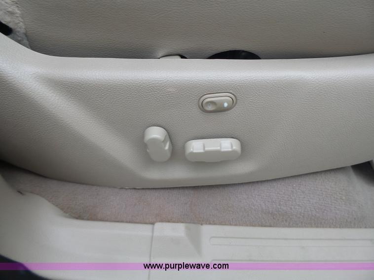 image for item L6028 2005 Ford Expedition SUV