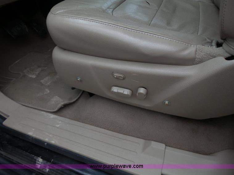 image for item L6028 2005 Ford Expedition SUV