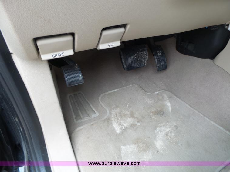 image for item L6028 2005 Ford Expedition SUV