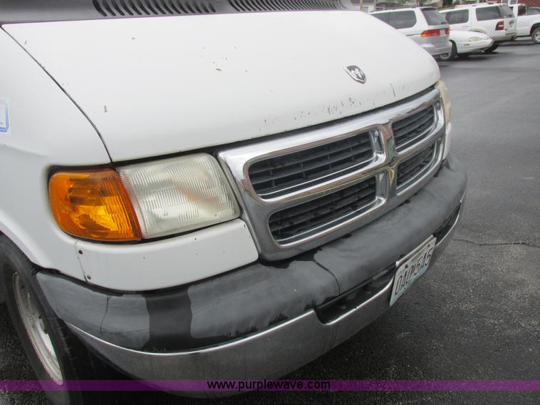 image for item L6032 1999 Dodge Ram Wagon B3500 Maxi van