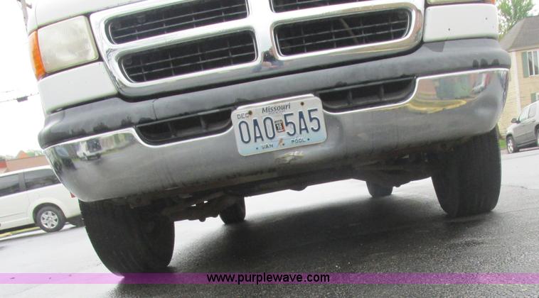 image for item L6032 1999 Dodge Ram Wagon B3500 Maxi van