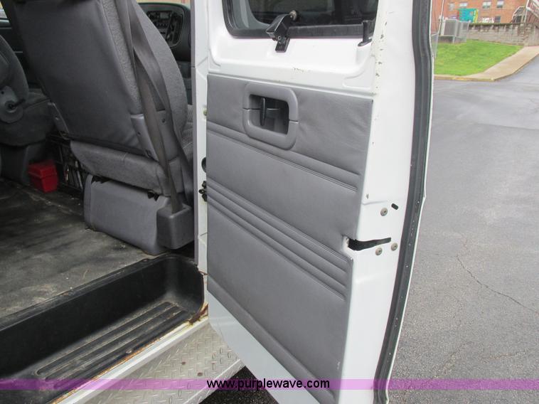 image for item L6032 1999 Dodge Ram Wagon B3500 Maxi van