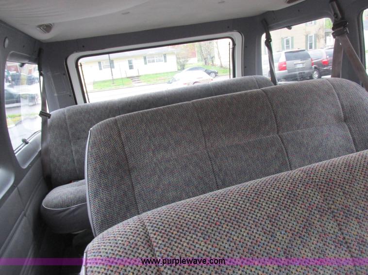 image for item L6032 1999 Dodge Ram Wagon B3500 Maxi van