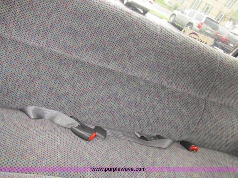 image for item L6032 1999 Dodge Ram Wagon B3500 Maxi van