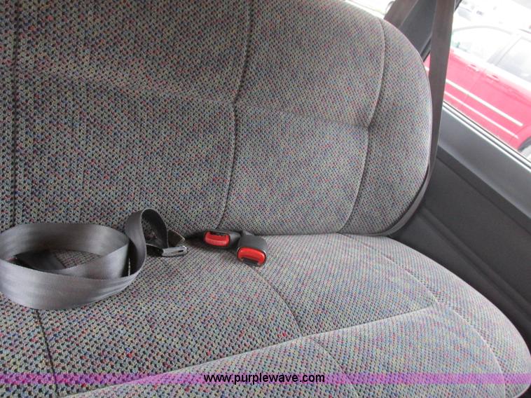image for item L6032 1999 Dodge Ram Wagon B3500 Maxi van