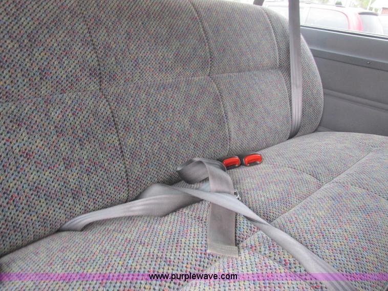 image for item L6032 1999 Dodge Ram Wagon B3500 Maxi van