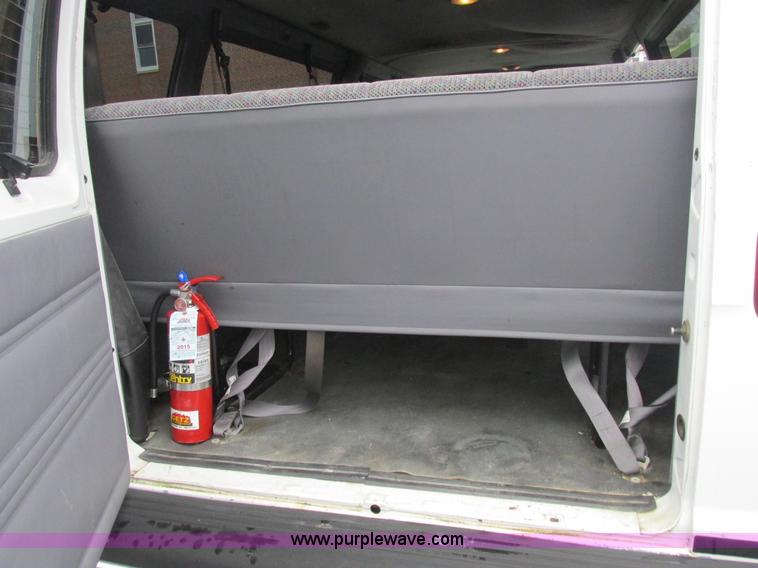 image for item L6032 1999 Dodge Ram Wagon B3500 Maxi van