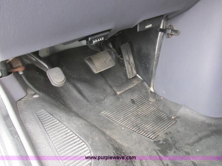 image for item L6032 1999 Dodge Ram Wagon B3500 Maxi van