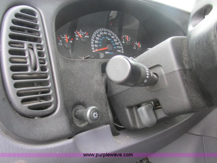 image for item L6032 1999 Dodge Ram Wagon B3500 Maxi van