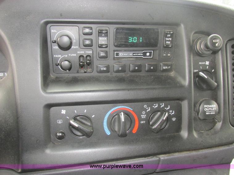 image for item L6032 1999 Dodge Ram Wagon B3500 Maxi van