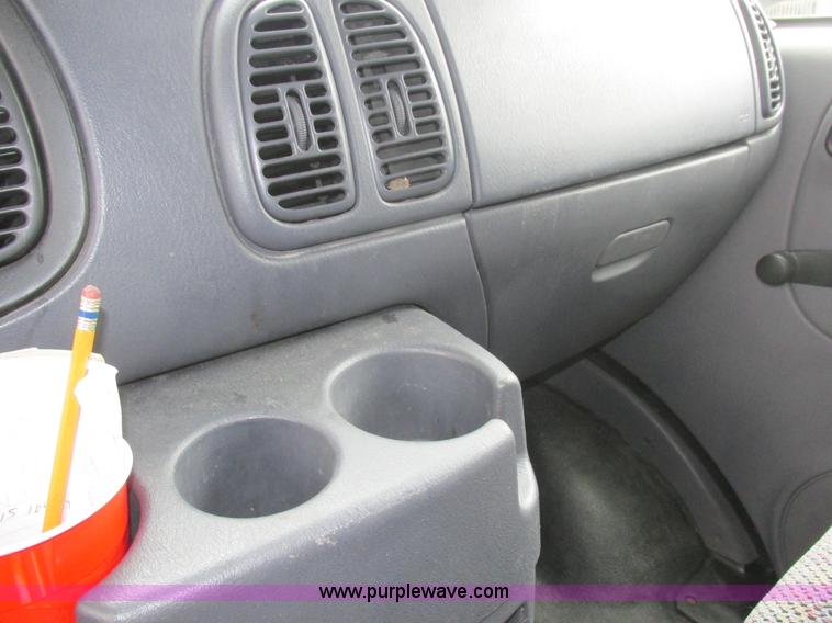 image for item L6032 1999 Dodge Ram Wagon B3500 Maxi van