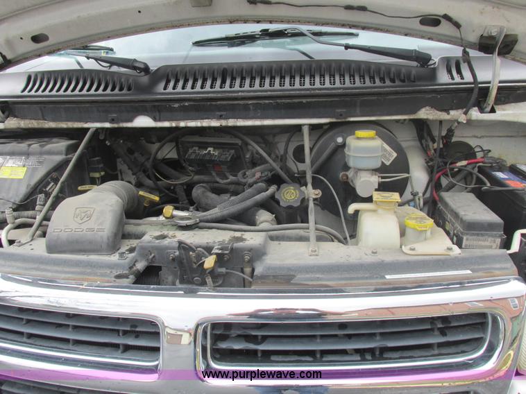 image for item L6032 1999 Dodge Ram Wagon B3500 Maxi van